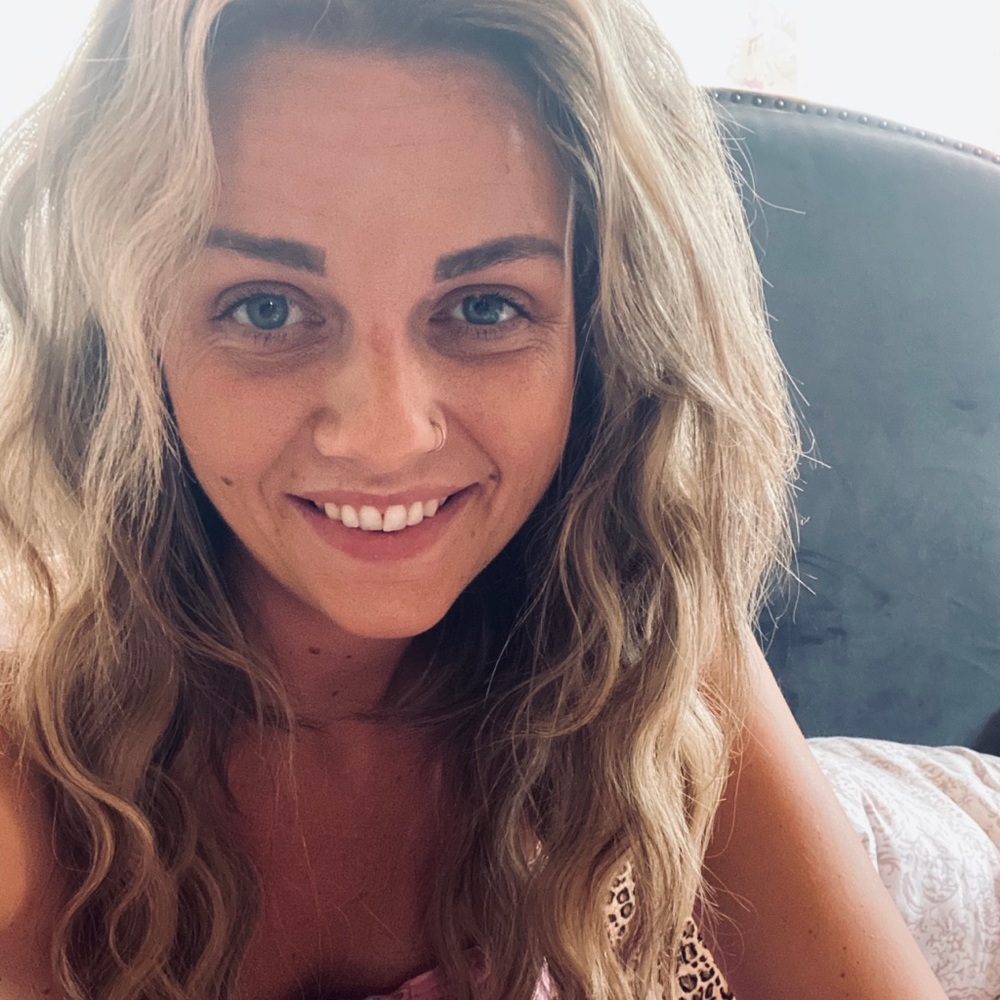 Meet your Posher, Cassandra